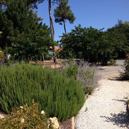 Ulvf Les Hibiscus Hotell Saint-Jean-de-Monts Eksteriør bilde