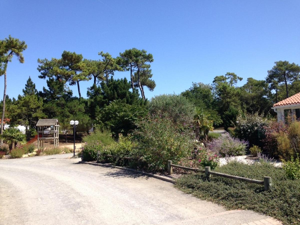 Ulvf Les Hibiscus Hotell Saint-Jean-de-Monts Eksteriør bilde