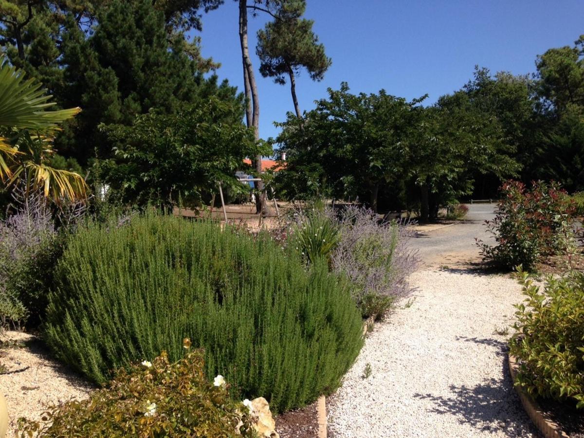 Ulvf Les Hibiscus Hotell Saint-Jean-de-Monts Eksteriør bilde