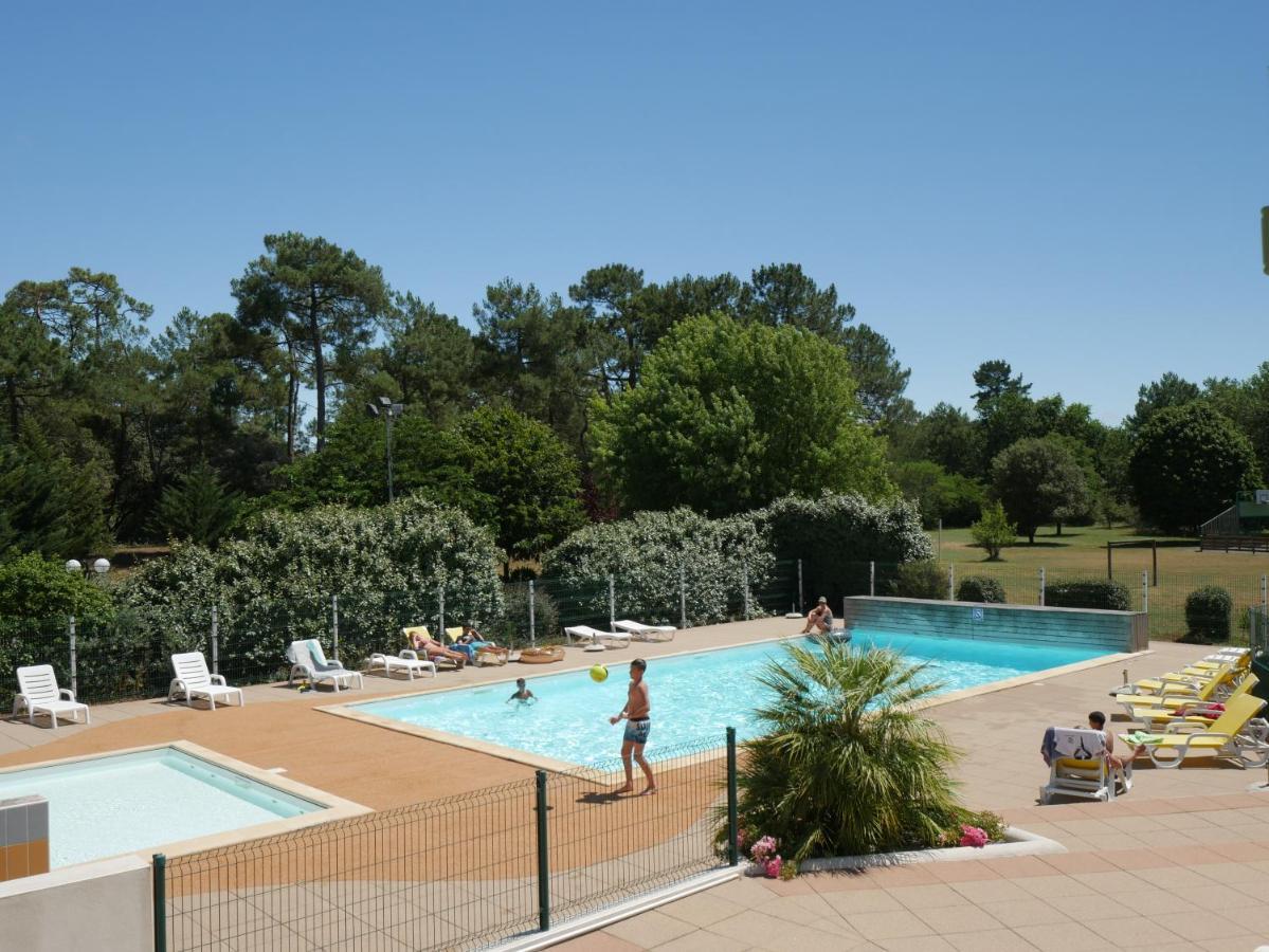 Ulvf Les Hibiscus Hotell Saint-Jean-de-Monts Eksteriør bilde